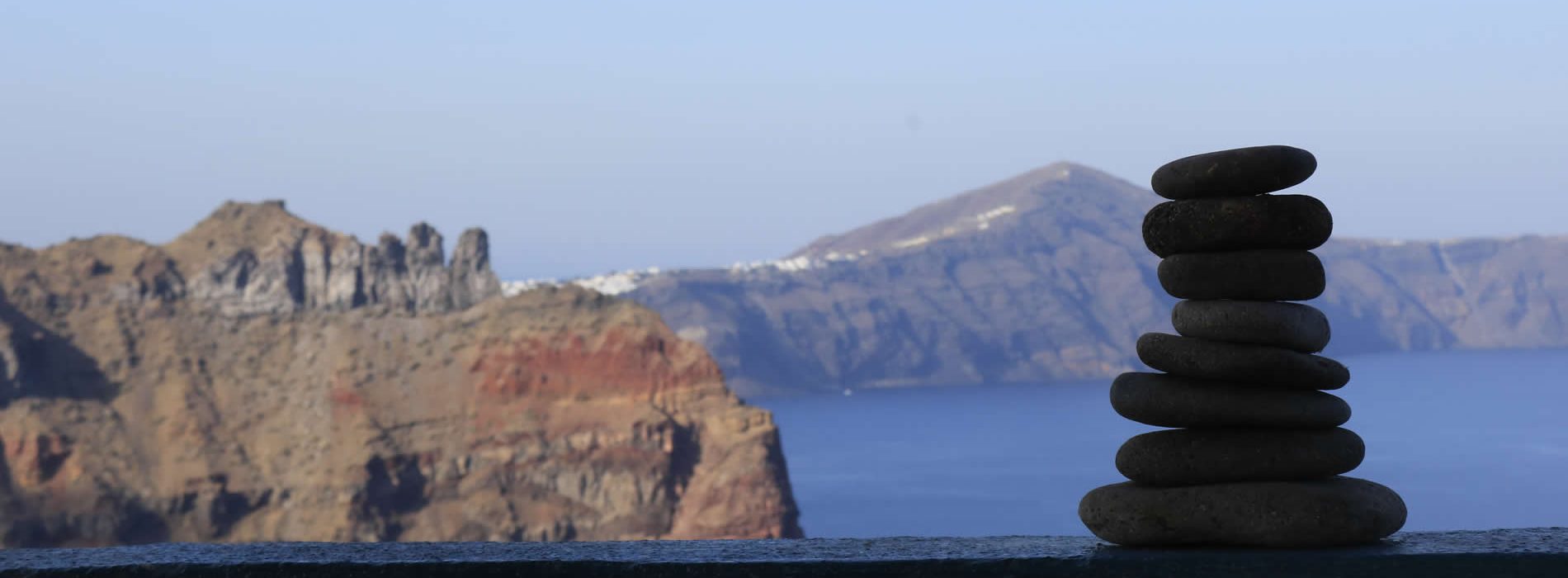 ΤΟ ΜΠΟΥΛΟΥΚΙ ΚΑΤΩ ΑΠΟ ΤΟ ΤΟΠΙΟ